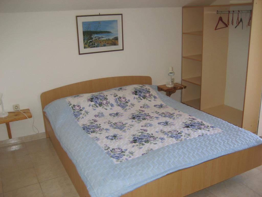 Apartments Katica Lumbarda Pokoj fotografie